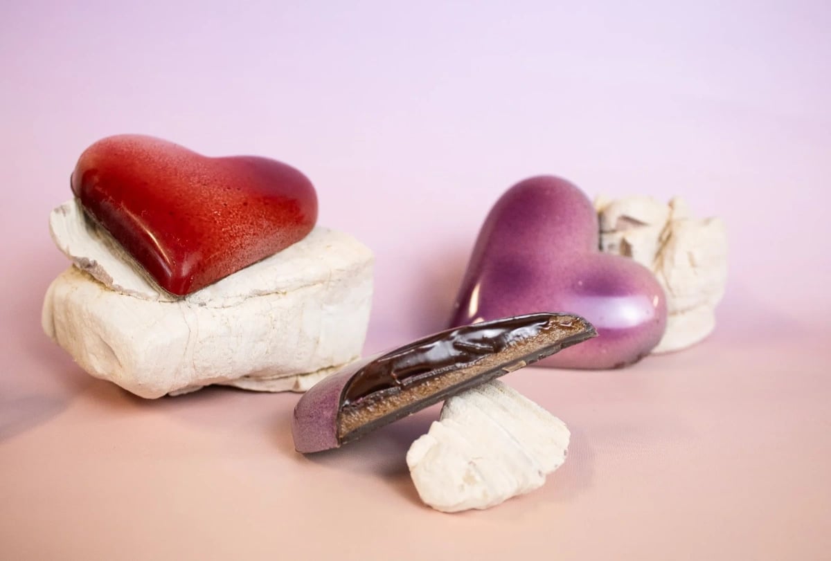 Petrova Passionfruit & Hazelnut Heart Bar